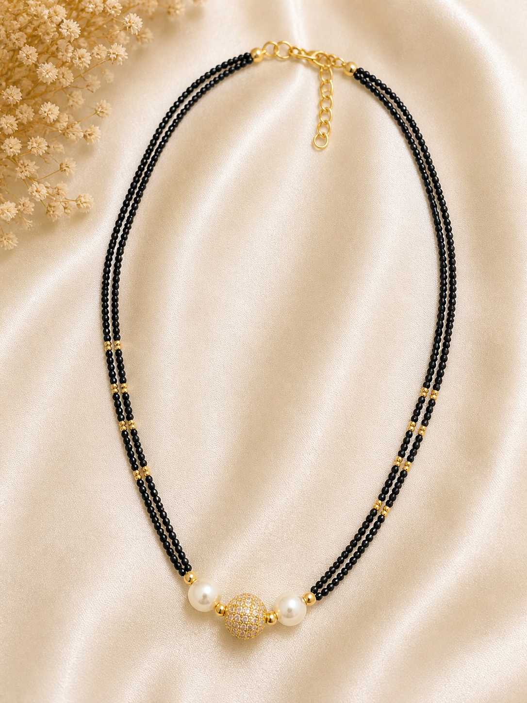 Emerald Pearl Dual-LayEmerald Pearl Dual-Layer Necklace
