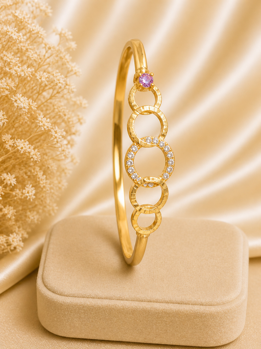 Elegant Circle Charm Gold Bangle
